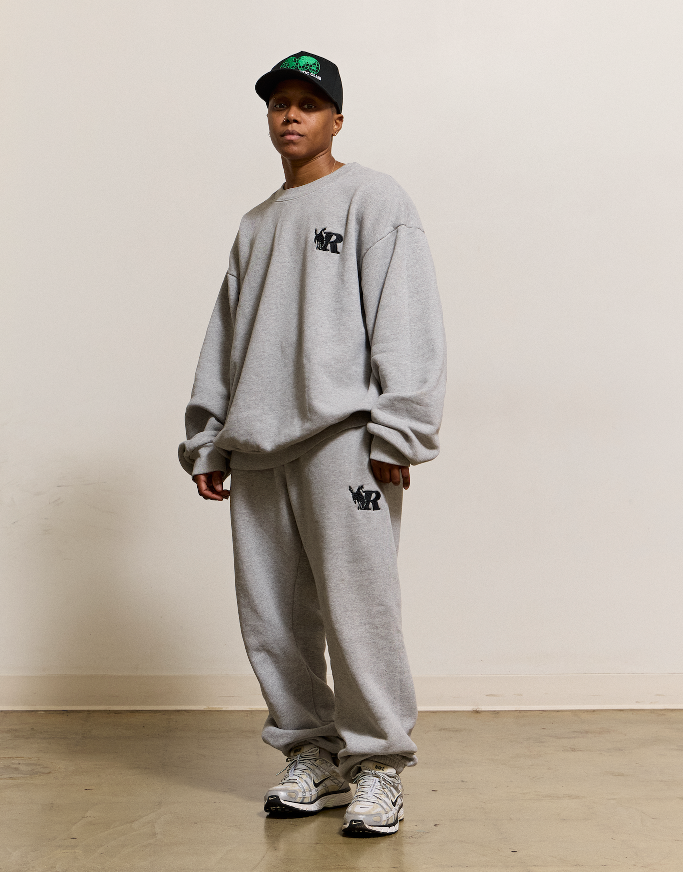 R-Logo Classic Sweatpant - Heather Grey